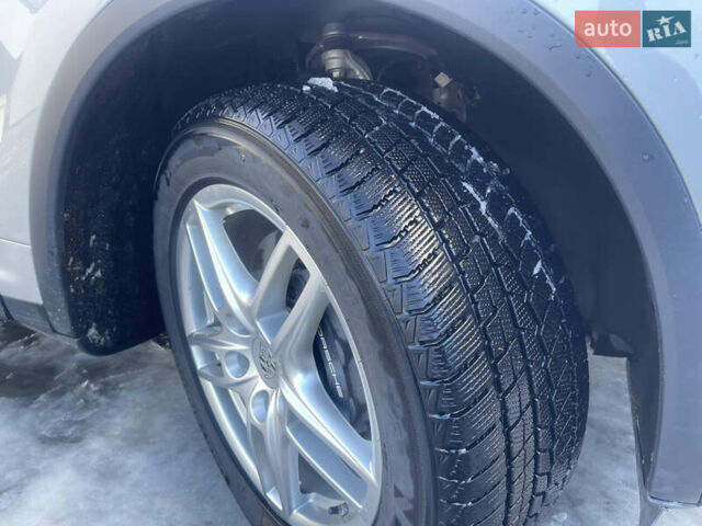 Серый Порше Каен, объемом двигателя 2.97 л и пробегом 223 тыс. км за 23800 $, фото 25 на Automoto.ua