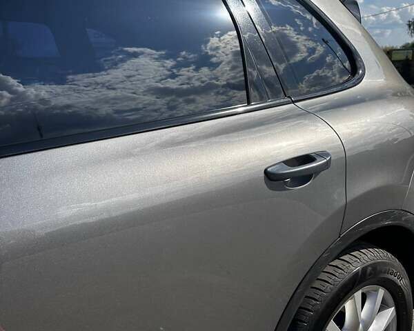 Сірий Порше Cayenne, об'ємом двигуна 2.97 л та пробігом 199 тис. км за 25000 $, фото 16 на Automoto.ua