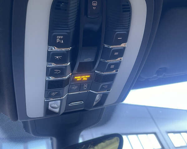 Серый Порше Каен, объемом двигателя 2.97 л и пробегом 223 тыс. км за 23800 $, фото 53 на Automoto.ua