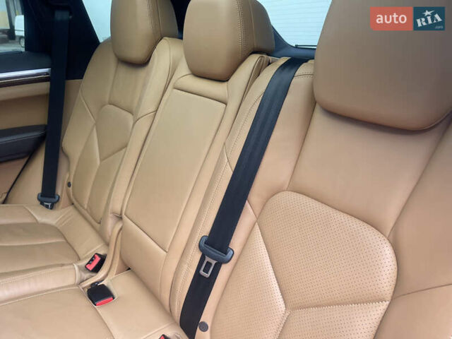 Серый Порше Каен, объемом двигателя 2.97 л и пробегом 223 тыс. км за 23800 $, фото 38 на Automoto.ua