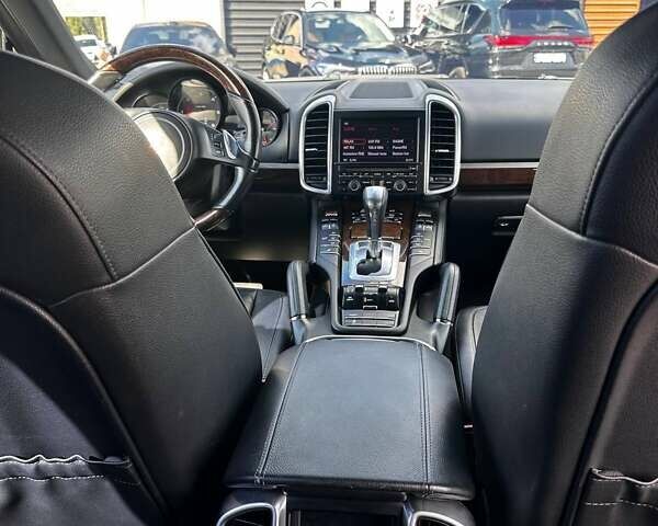 Сірий Порше Cayenne, об'ємом двигуна 2.97 л та пробігом 199 тис. км за 25000 $, фото 11 на Automoto.ua