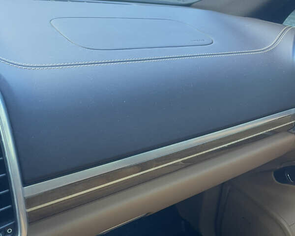 Серый Порше Каен, объемом двигателя 2.97 л и пробегом 223 тыс. км за 23800 $, фото 52 на Automoto.ua