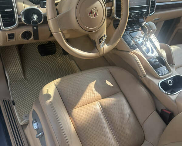 Сірий Порше Cayenne, об'ємом двигуна 3 л та пробігом 180 тис. км за 26900 $, фото 9 на Automoto.ua