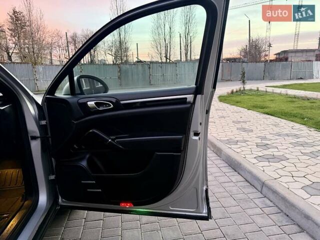 Серый Порше Каен, объемом двигателя 3 л и пробегом 193 тыс. км за 16700 $, фото 37 на Automoto.ua