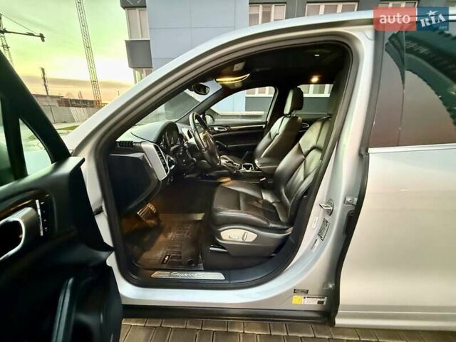 Серый Порше Каен, объемом двигателя 3 л и пробегом 193 тыс. км за 16700 $, фото 38 на Automoto.ua