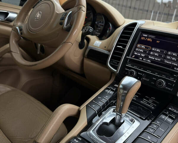 Серый Порше Каен, объемом двигателя 2.97 л и пробегом 224 тыс. км за 21000 $, фото 8 на Automoto.ua