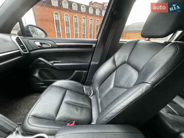 Серый Порше Каен, объемом двигателя 2.97 л и пробегом 380 тыс. км за 28500 $, фото 11 на Automoto.ua