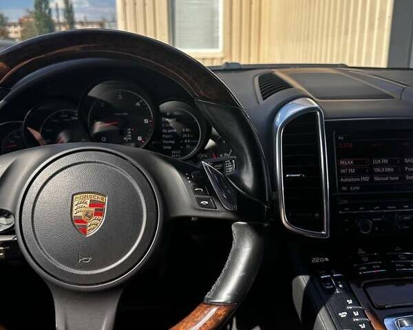 Сірий Порше Cayenne, об'ємом двигуна 2.97 л та пробігом 199 тис. км за 25000 $, фото 13 на Automoto.ua
