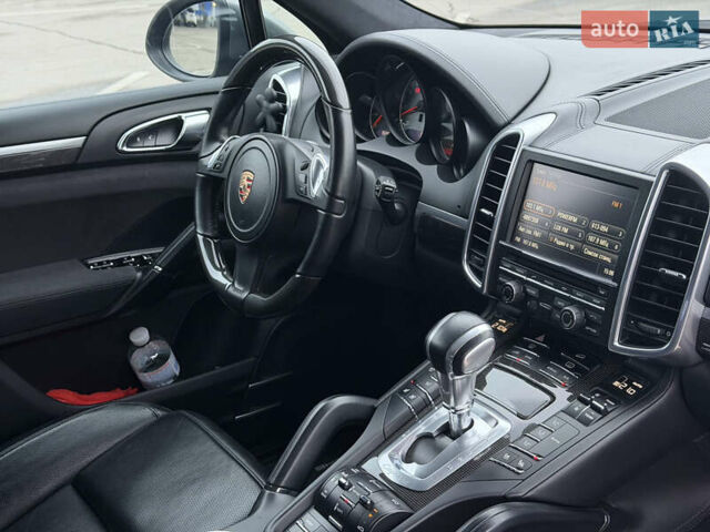 Серый Порше Каен, объемом двигателя 4.81 л и пробегом 84 тыс. км за 29999 $, фото 5 на Automoto.ua