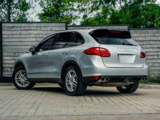 Серый Порше Каен, объемом двигателя 3 л и пробегом 89 тыс. км за 14000 $, фото 3 на Automoto.ua