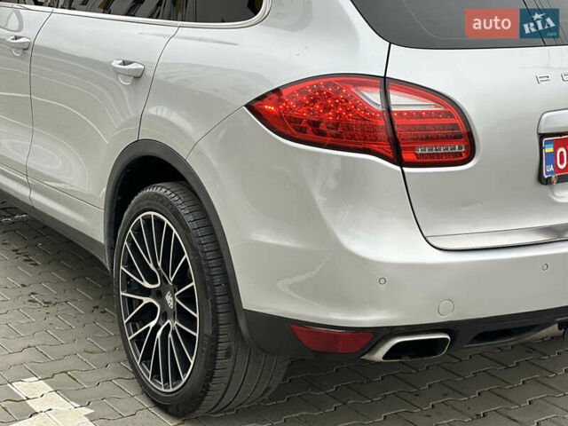 Серый Порше Каен, объемом двигателя 0 л и пробегом 342 тыс. км за 17999 $, фото 9 на Automoto.ua