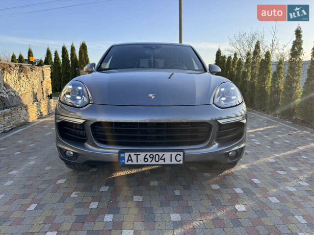 Серый Порше Каен, объемом двигателя 2.97 л и пробегом 277 тыс. км за 29000 $, фото 2 на Automoto.ua