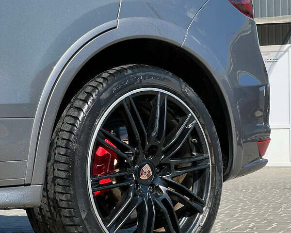 Серый Порше Каен, объемом двигателя 4.81 л и пробегом 145 тыс. км за 26000 $, фото 4 на Automoto.ua