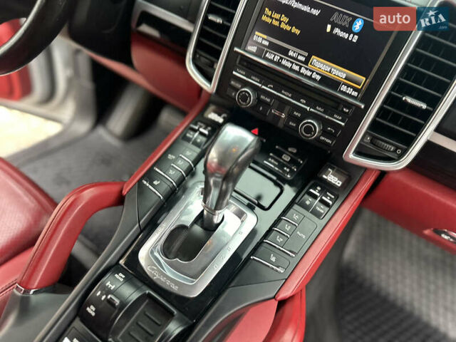 Серый Порше Каен, объемом двигателя 0 л и пробегом 342 тыс. км за 17999 $, фото 34 на Automoto.ua