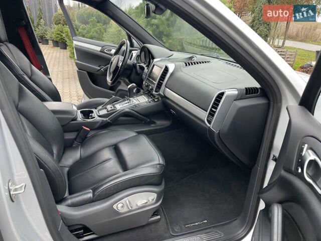 Серый Порше Каен, объемом двигателя 3 л и пробегом 182 тыс. км за 17999 $, фото 26 на Automoto.ua