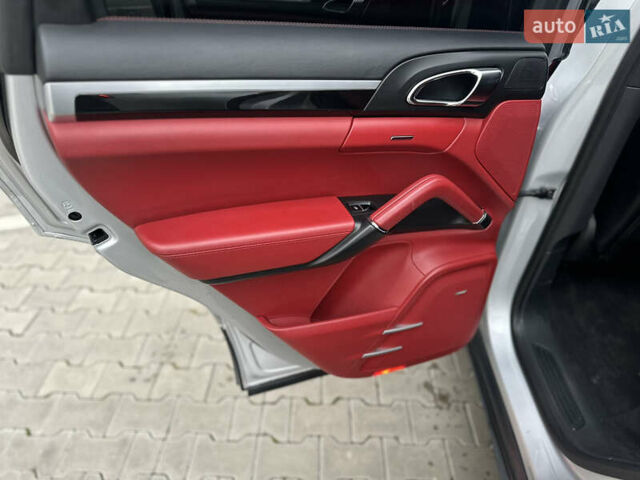 Серый Порше Каен, объемом двигателя 0 л и пробегом 342 тыс. км за 17999 $, фото 22 на Automoto.ua