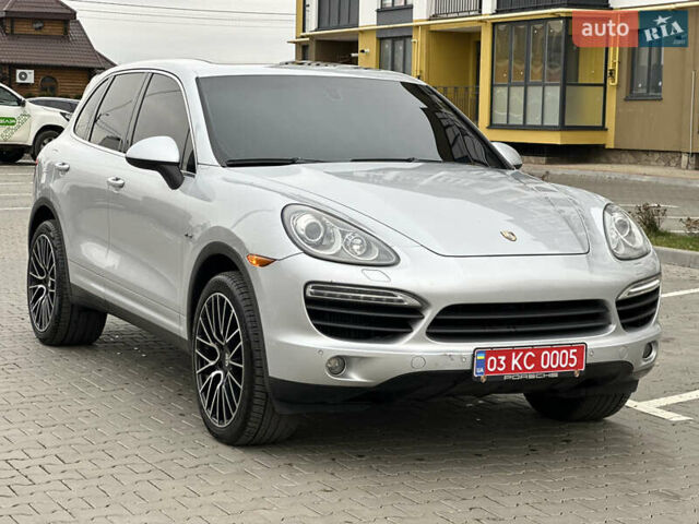 Серый Порше Каен, объемом двигателя 0 л и пробегом 342 тыс. км за 17999 $, фото 3 на Automoto.ua