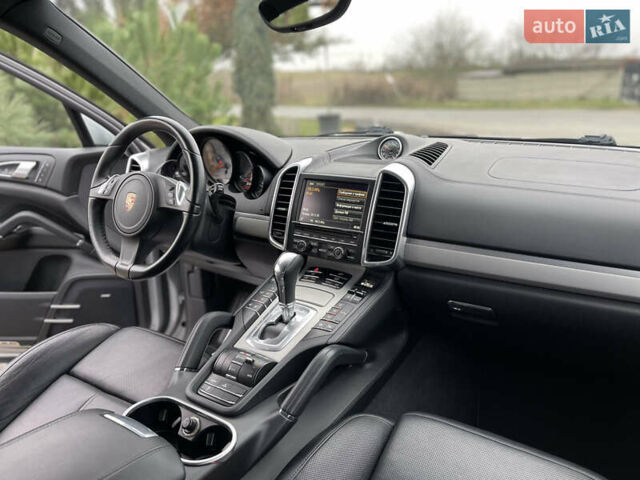 Серый Порше Каен, объемом двигателя 3 л и пробегом 182 тыс. км за 17999 $, фото 21 на Automoto.ua