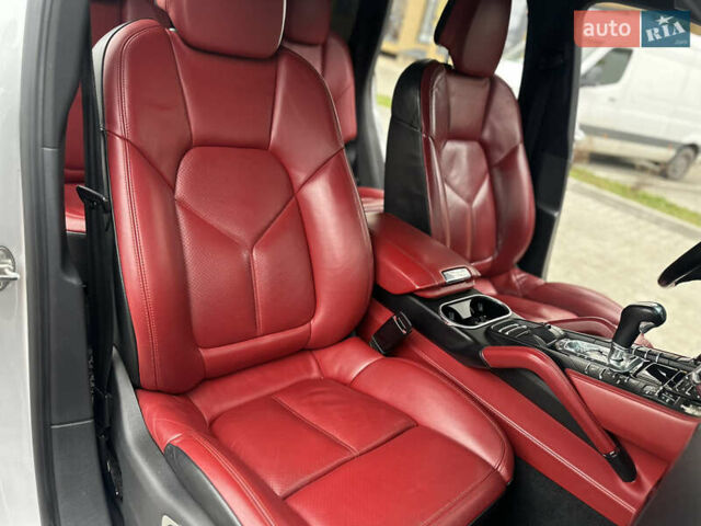 Серый Порше Каен, объемом двигателя 0 л и пробегом 342 тыс. км за 17999 $, фото 31 на Automoto.ua