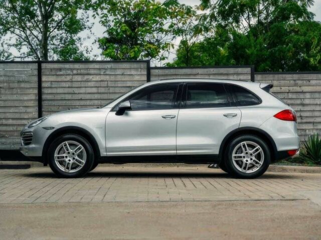 Серый Порше Каен, объемом двигателя 3 л и пробегом 89 тыс. км за 14000 $, фото 2 на Automoto.ua