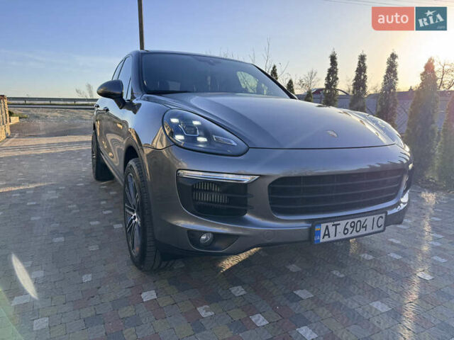 Серый Порше Каен, объемом двигателя 2.97 л и пробегом 277 тыс. км за 29000 $, фото 1 на Automoto.ua