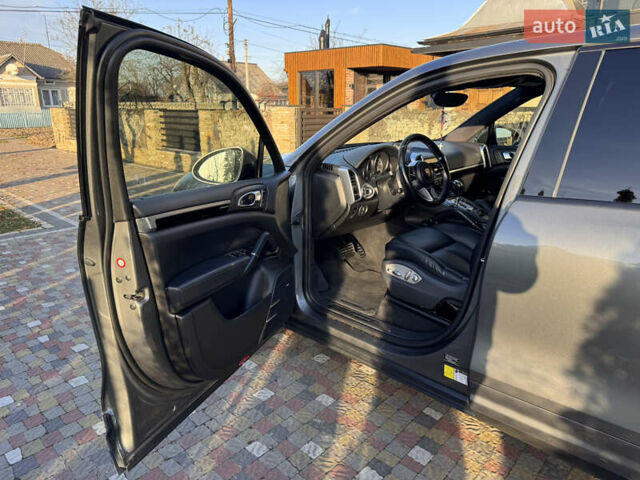 Серый Порше Каен, объемом двигателя 2.97 л и пробегом 277 тыс. км за 29000 $, фото 13 на Automoto.ua