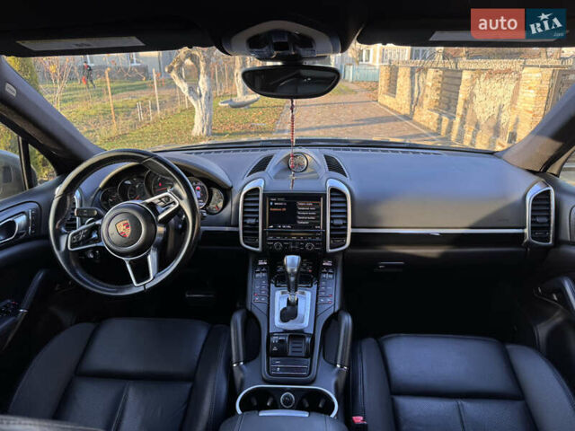 Серый Порше Каен, объемом двигателя 2.97 л и пробегом 277 тыс. км за 29000 $, фото 20 на Automoto.ua