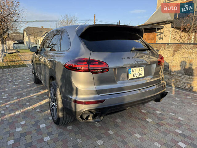 Серый Порше Каен, объемом двигателя 2.97 л и пробегом 277 тыс. км за 29000 $, фото 6 на Automoto.ua