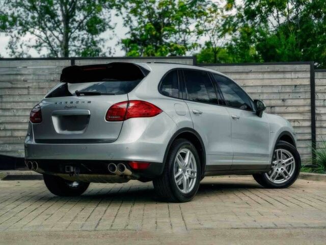 Серый Порше Каен, объемом двигателя 3 л и пробегом 89 тыс. км за 14000 $, фото 5 на Automoto.ua