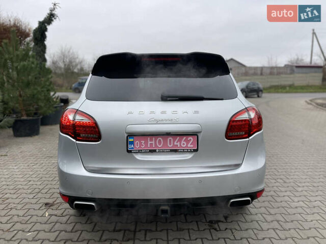 Серый Порше Каен, объемом двигателя 3 л и пробегом 182 тыс. км за 17999 $, фото 1 на Automoto.ua