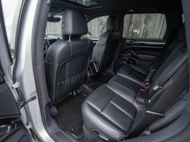 Сірий Порше Cayenne, об'ємом двигуна 3 л та пробігом 121 тис. км за 6500 $, фото 9 на Automoto.ua