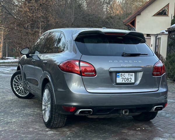 Серый Порше Каен, объемом двигателя 2.97 л и пробегом 220 тыс. км за 29300 $, фото 3 на Automoto.ua