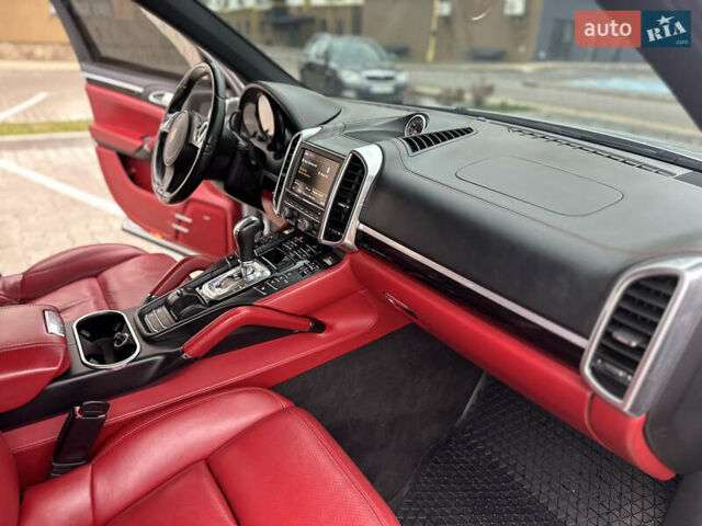 Серый Порше Каен, объемом двигателя 0 л и пробегом 342 тыс. км за 17999 $, фото 32 на Automoto.ua