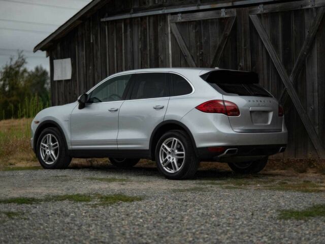 Сірий Порше Cayenne, об'ємом двигуна 3 л та пробігом 121 тис. км за 6500 $, фото 4 на Automoto.ua