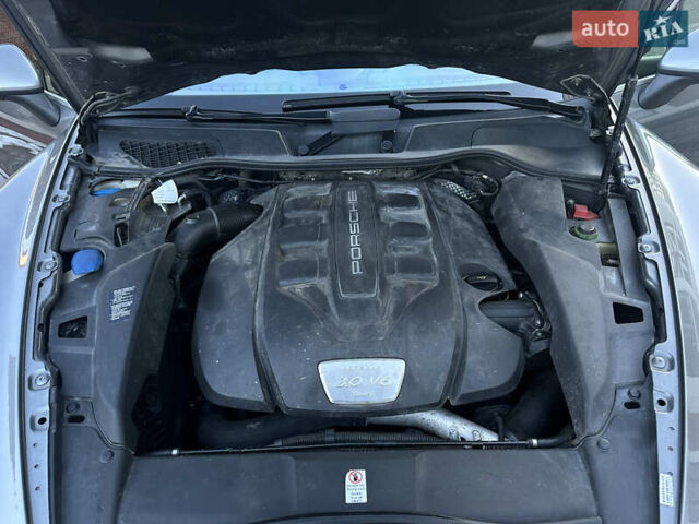 Серый Порше Каен, объемом двигателя 2.97 л и пробегом 220 тыс. км за 29300 $, фото 11 на Automoto.ua