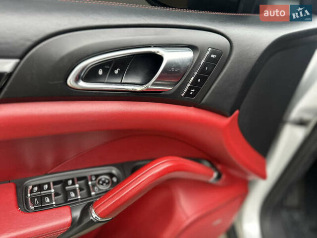 Серый Порше Каен, объемом двигателя 0 л и пробегом 342 тыс. км за 17999 $, фото 17 на Automoto.ua