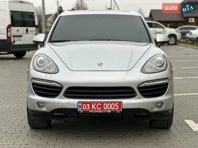 Серый Порше Каен, объемом двигателя 0 л и пробегом 342 тыс. км за 17999 $, фото 2 на Automoto.ua