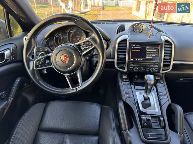 Серый Порше Каен, объемом двигателя 2.97 л и пробегом 277 тыс. км за 29000 $, фото 21 на Automoto.ua