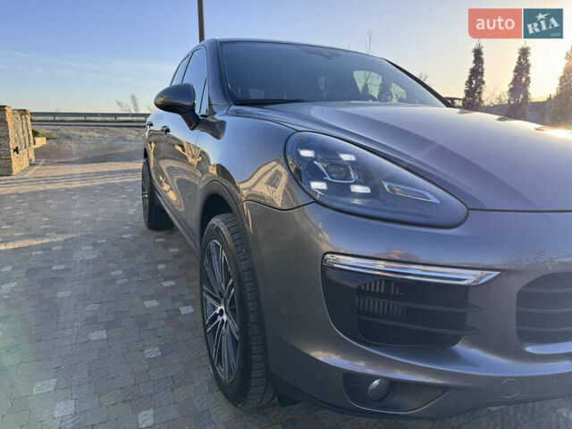 Серый Порше Каен, объемом двигателя 2.97 л и пробегом 277 тыс. км за 29000 $, фото 9 на Automoto.ua