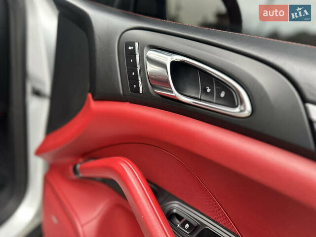 Серый Порше Каен, объемом двигателя 0 л и пробегом 342 тыс. км за 17999 $, фото 29 на Automoto.ua