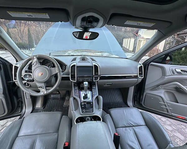 Серый Порше Каен, объемом двигателя 2.97 л и пробегом 220 тыс. км за 29300 $, фото 8 на Automoto.ua