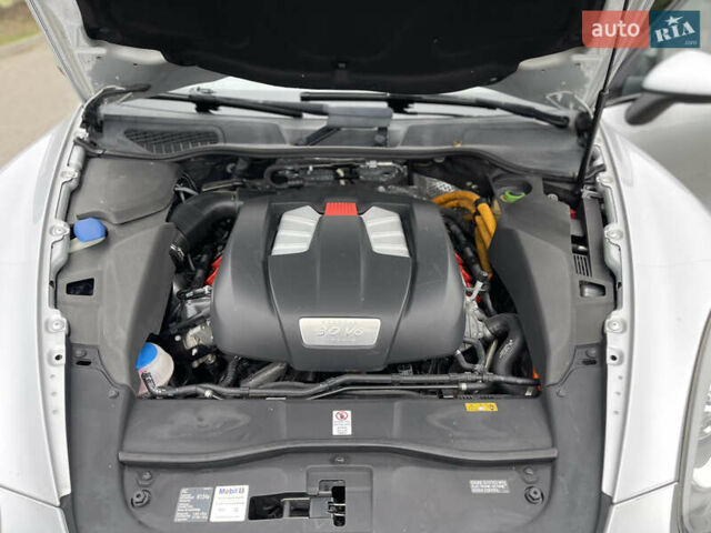 Серый Порше Каен, объемом двигателя 3 л и пробегом 182 тыс. км за 17999 $, фото 33 на Automoto.ua