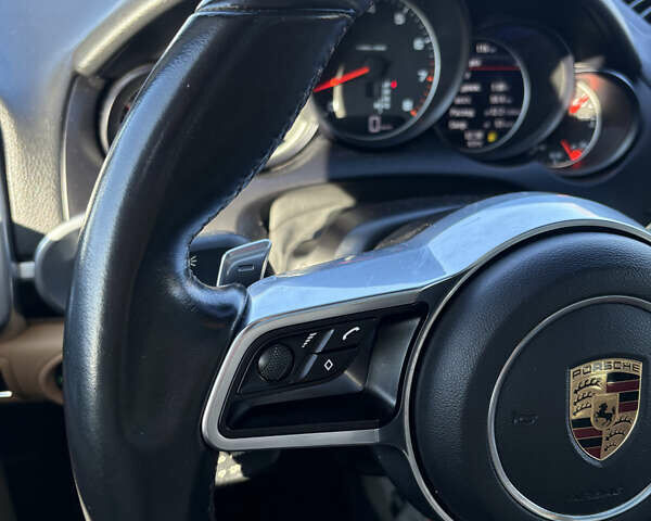 Серый Порше Каен, объемом двигателя 3.6 л и пробегом 171 тыс. км за 27000 $, фото 19 на Automoto.ua