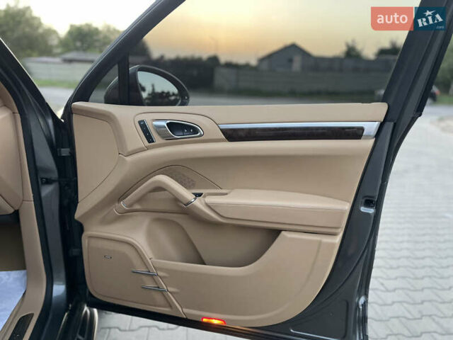 Серый Порше Каен, объемом двигателя 3 л и пробегом 191 тыс. км за 28000 $, фото 25 на Automoto.ua