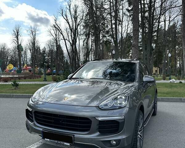 Сірий Порше Cayenne, об'ємом двигуна 2.97 л та пробігом 190 тис. км за 33700 $, фото 5 на Automoto.ua
