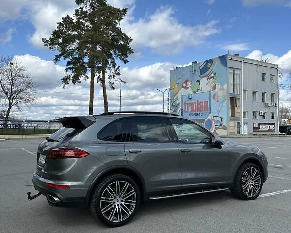 Сірий Порше Cayenne, об'ємом двигуна 2.97 л та пробігом 190 тис. км за 33700 $, фото 7 на Automoto.ua