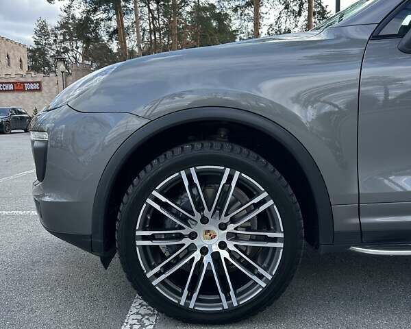 Сірий Порше Cayenne, об'ємом двигуна 2.97 л та пробігом 190 тис. км за 33700 $, фото 18 на Automoto.ua