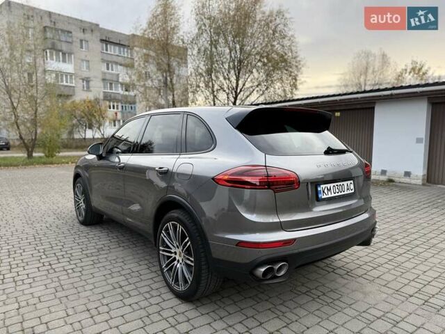 Порше Каен 2015 в Малине на Automoto.ua Серый Порше Каен, объемом двигателя 3 л и пробегом 94 тыс. км за 28700 $, фото 5 на Automoto.ua