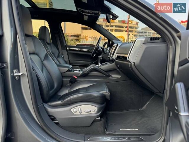 Сірий Порше Cayenne, об'ємом двигуна 3 л та пробігом 92 тис. км за 29900 $, фото 18 на Automoto.ua