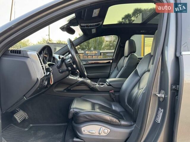 Сірий Порше Cayenne, об'ємом двигуна 3 л та пробігом 92 тис. км за 29900 $, фото 7 на Automoto.ua